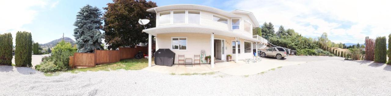 Rodee Homestay Вест-Келоуна Экстерьер фото